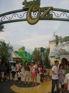 Japan (Aug 25- Sept 10 09) - Universal Studios Japan - Diana and me at the Oz land entrance take 1